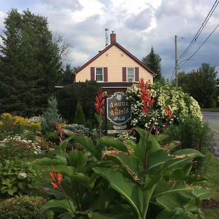 À Amour et Amitié Magog Exterior foto